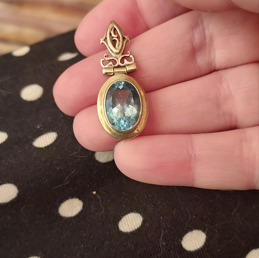 Sterling silver topaz pendant - Picture 6 of 6